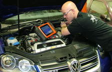 How to Become an Auto Electrician