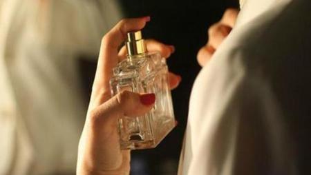 How to Deal with a Colleague Who Wears Too Much Perfume