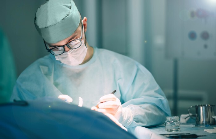 Surgeon - a high-paying job in France